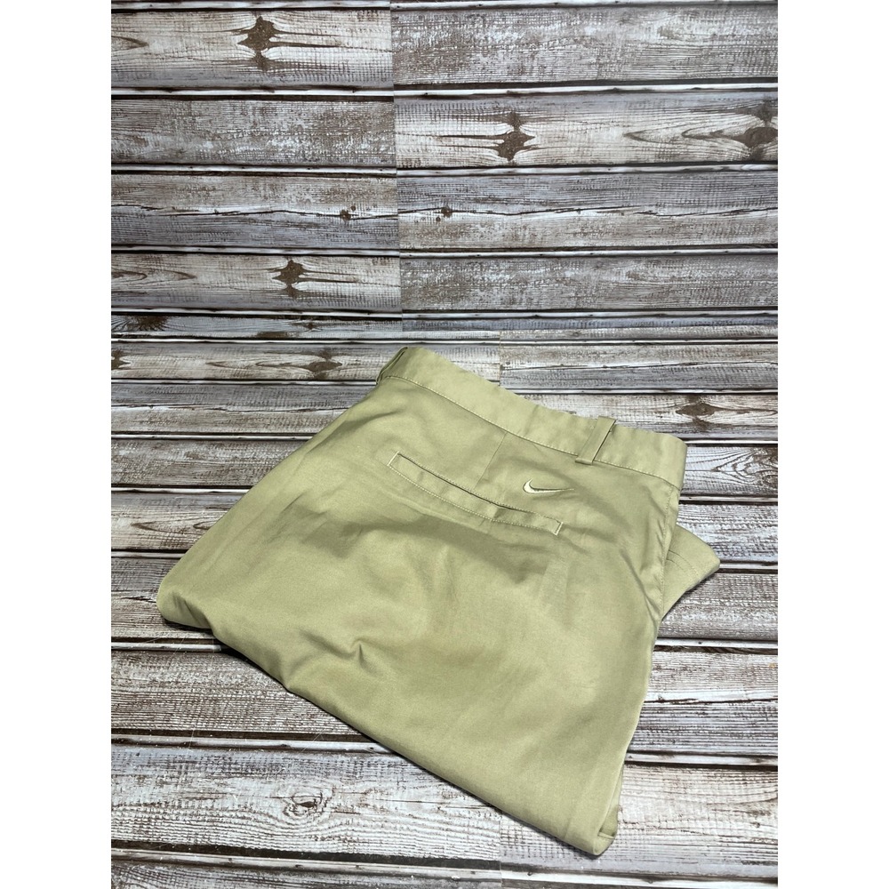 Nike Golf‎ Shorts Flat Front Khaki Casual Activewear Mens Size 40 See Pics